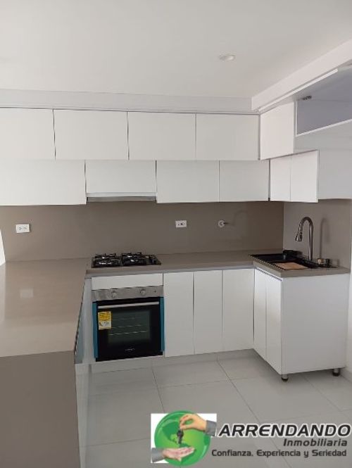 Apartamento de 3 alcobas en arriendo en Loma De La Doctora, Sabaneta, 75 m² · foto 3 de 13