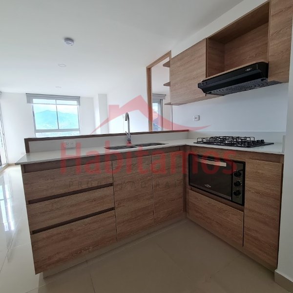 Apartamento en venta en Zona Centro, Envigado · foto 5 de 16