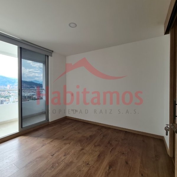 Apartamento en venta en Zona Centro, Envigado · foto 7 de 16