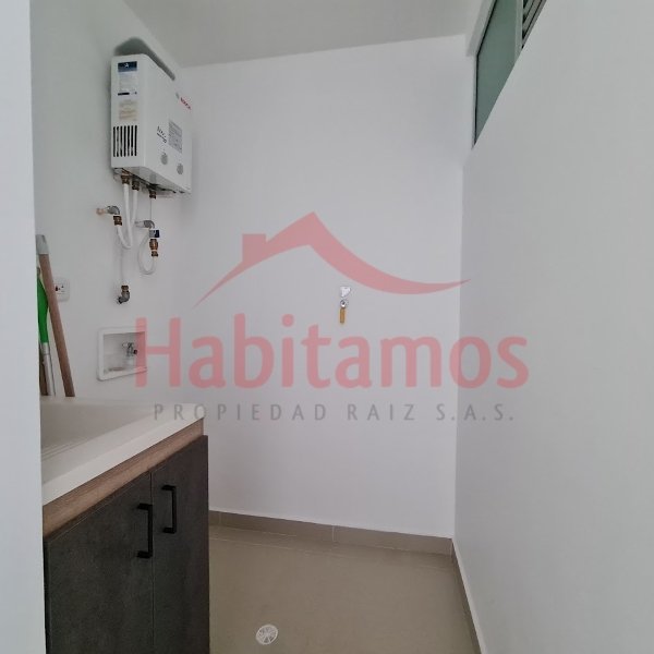 Apartamento en venta en Zona Centro, Envigado · foto 12 de 16