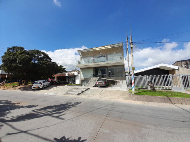 Edificio en venta en Paraiso, Barranquilla, 330 m² · foto 2 de 7