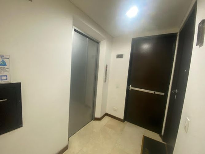 Apartamento de 4 alcobas en venta en Bella Suiza, Bogotá, 130 m² · foto 2 de 24