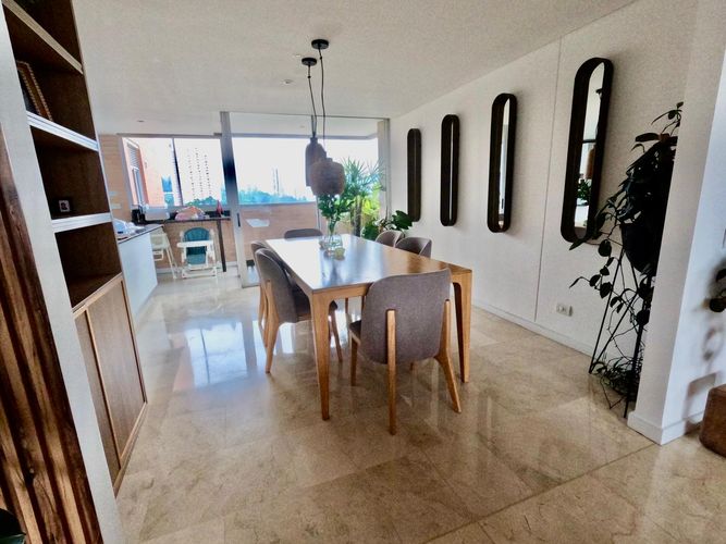 Apartamento de 3 alcobas en venta en El Poblado, Medellín, 219 m² · foto 4 de 10