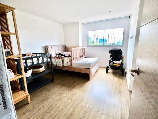 Apartamento de 3 alcobas en venta en El Poblado, Medellín, 219 m² · foto 6 de 10