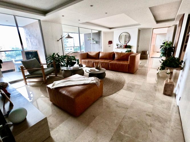 Apartamento de 3 alcobas en venta en El Poblado, Medellín, 219 m² · foto 10 de 10