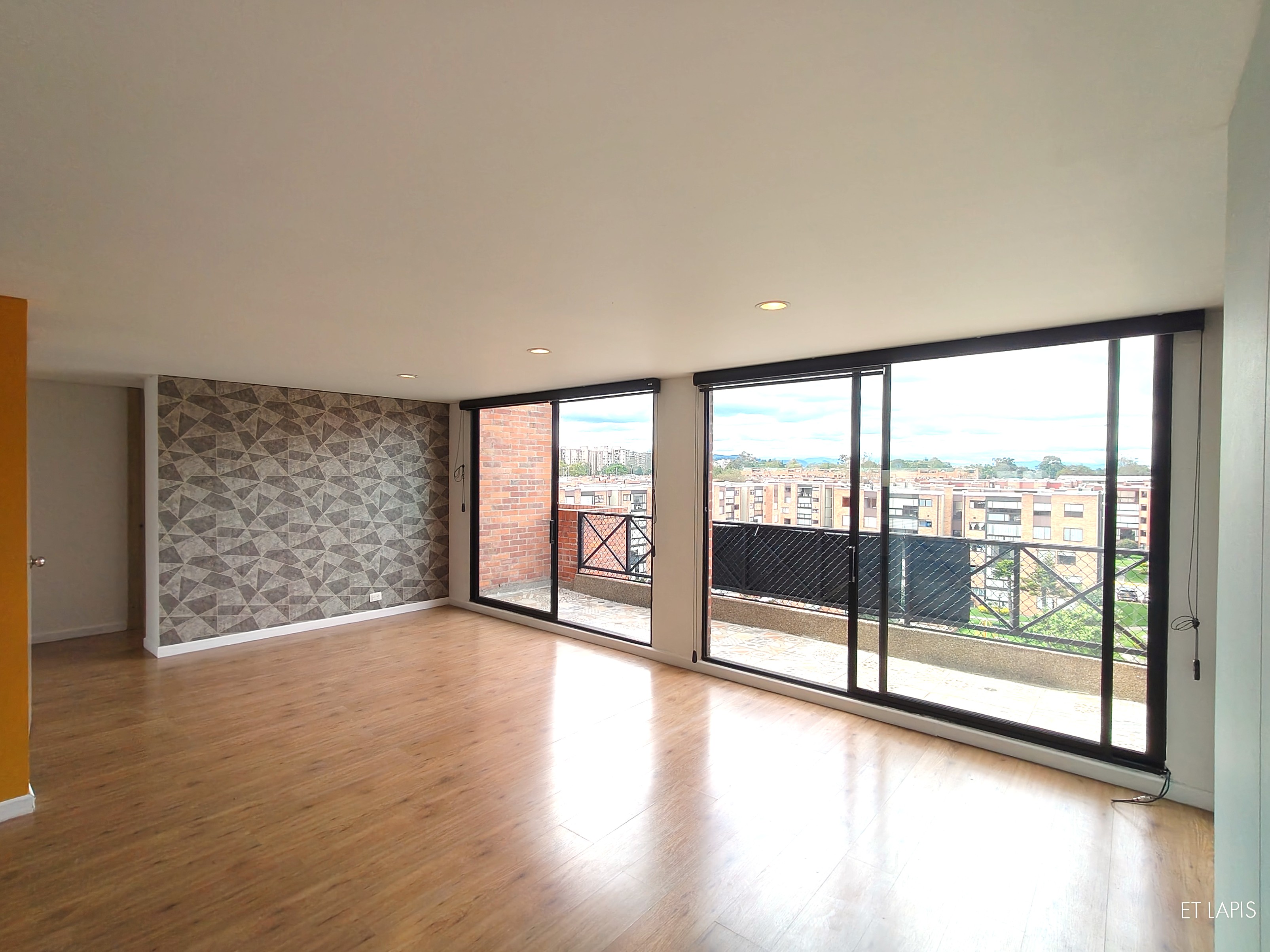 Apartamento en venta en Mazuren, Bogotá · foto 3 de 24