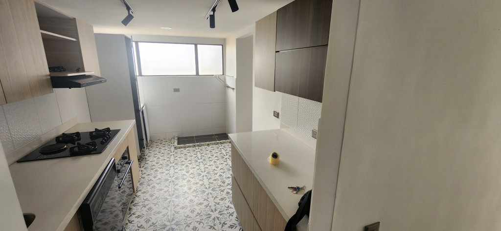 Apartamento en arriendo en La Frontera, Medellín · foto 2 de 16