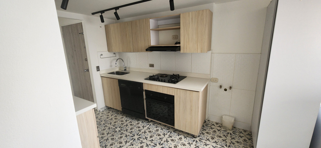 Apartamento en arriendo en La Frontera, Medellín · foto 3 de 16