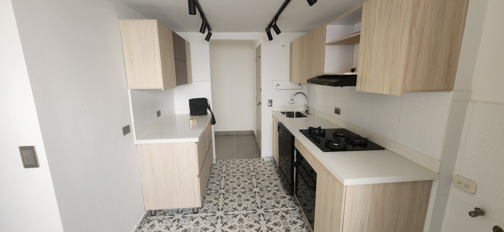 Apartamento en arriendo en La Frontera, Medellín · foto 4 de 16