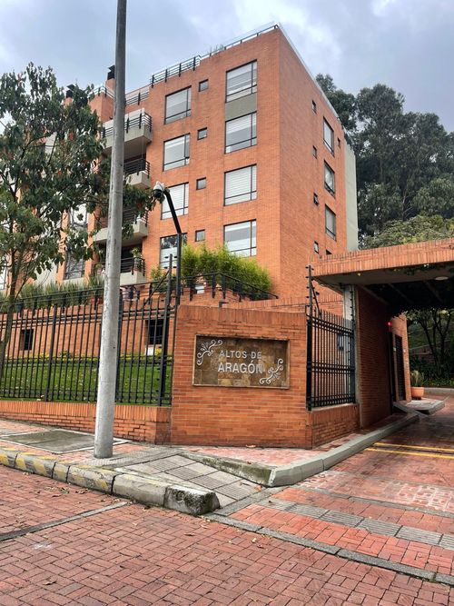 Apartamento de 4 alcobas en arriendo en Club De Los Lagartos, Bogotá, 200 m² · foto 21 de 22