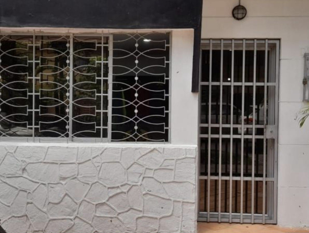 Casa Lote en venta en Laureles, Medellín [No disponible] 2