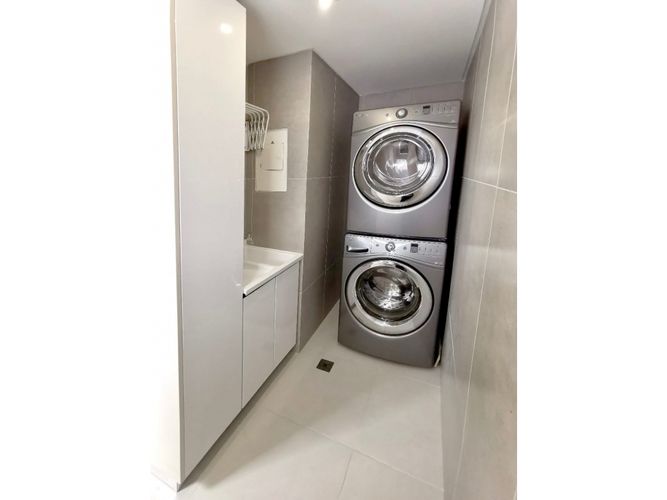 Apartamento de 1 alcoba en venta en Santa Barbara, Bogotá, 137 m² · foto 5 de 8