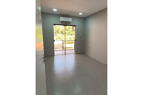 Dúplex-Alquiler-Prof. Dr, Sergio Sispanov, Orilla del Campo Grande, Fernando De La Mora, Central — foto 2
