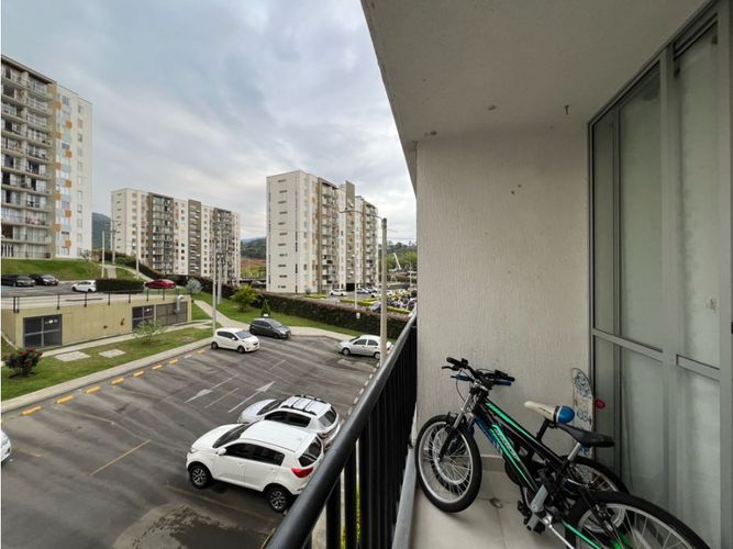 Apartamento de 3 alcobas en venta en Ub. La Giralda, Dosquebradas, 58 m² · foto 2 de 23