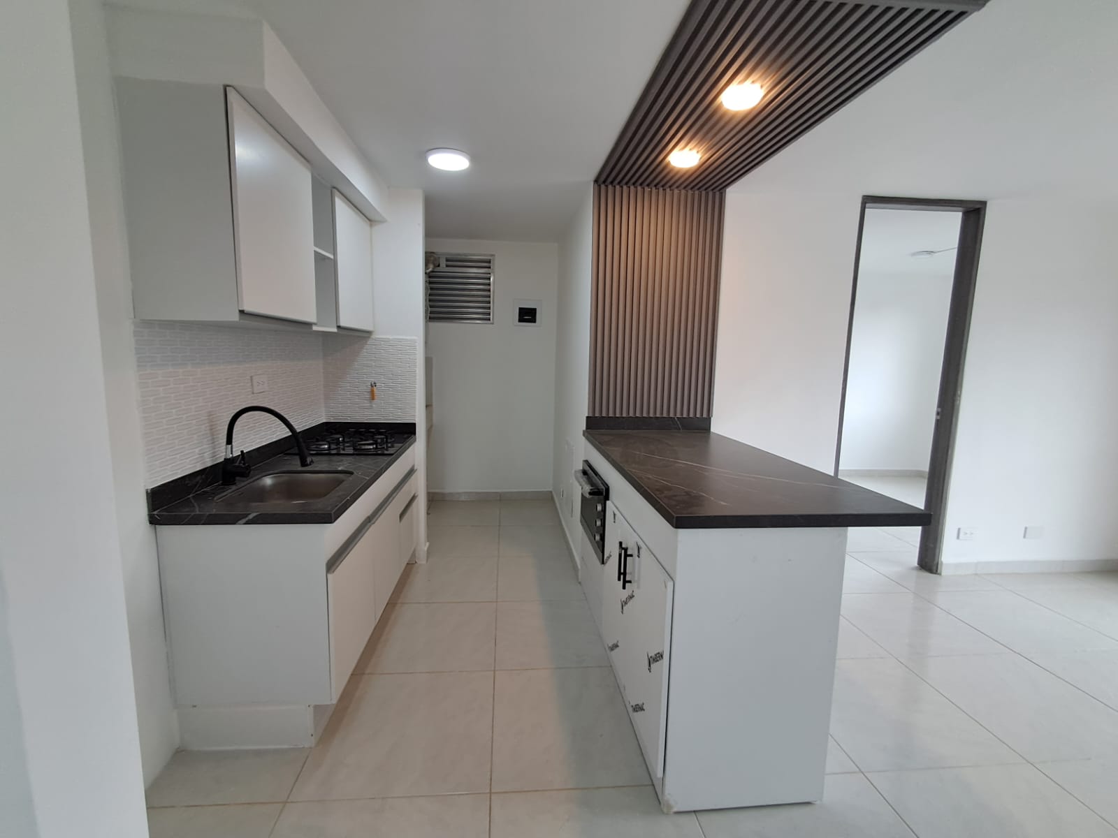Apartamento en arriendo en Centro, Rionegro · foto 3 de 12