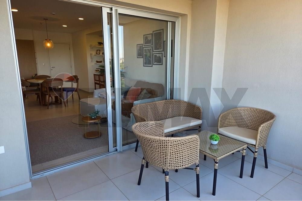 ¡MUDATE HOY! Exclusivo Departamento Amoblado en Edificio Fortaleza Boggiani. Disfrute de una Master Suite de lujo con baño privado y una habitación secundaria. Ambientes Integrados: Cocina moderna de concepto abierto que se fusiona con el living-comedor, — foto 2