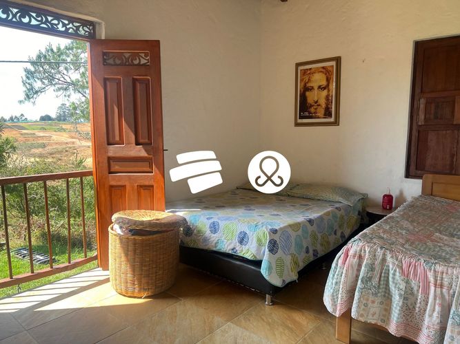 Casa de 5 alcobas en venta en Los Pinos, Rionegro · foto 9 de 13