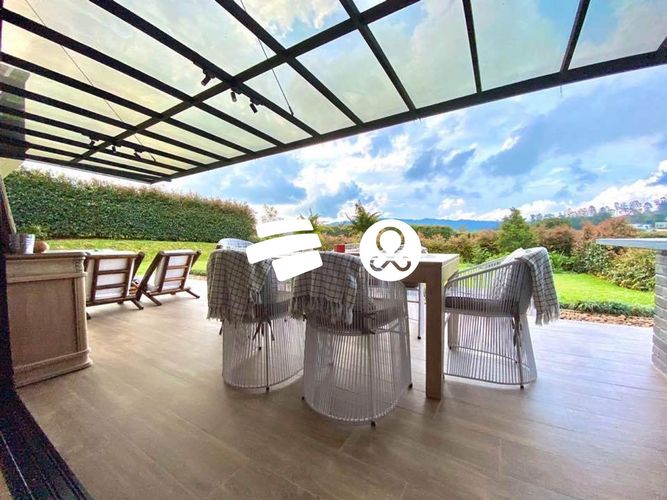 Casa de 4 alcobas en venta en Las Palmas, Envigado, 1560 m² · foto 3 de 12