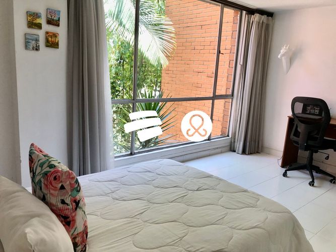 Apartamento de 3 alcobas en venta en El Tesoro, Medellín, 246 m² · foto 8 de 14
