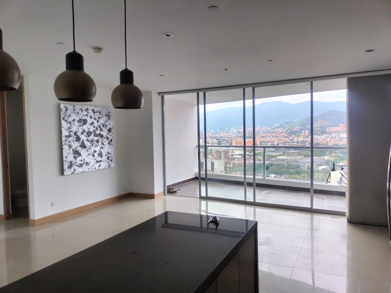 Apartamento en arriendo en El Poblado, Medellín · foto 2 de 16