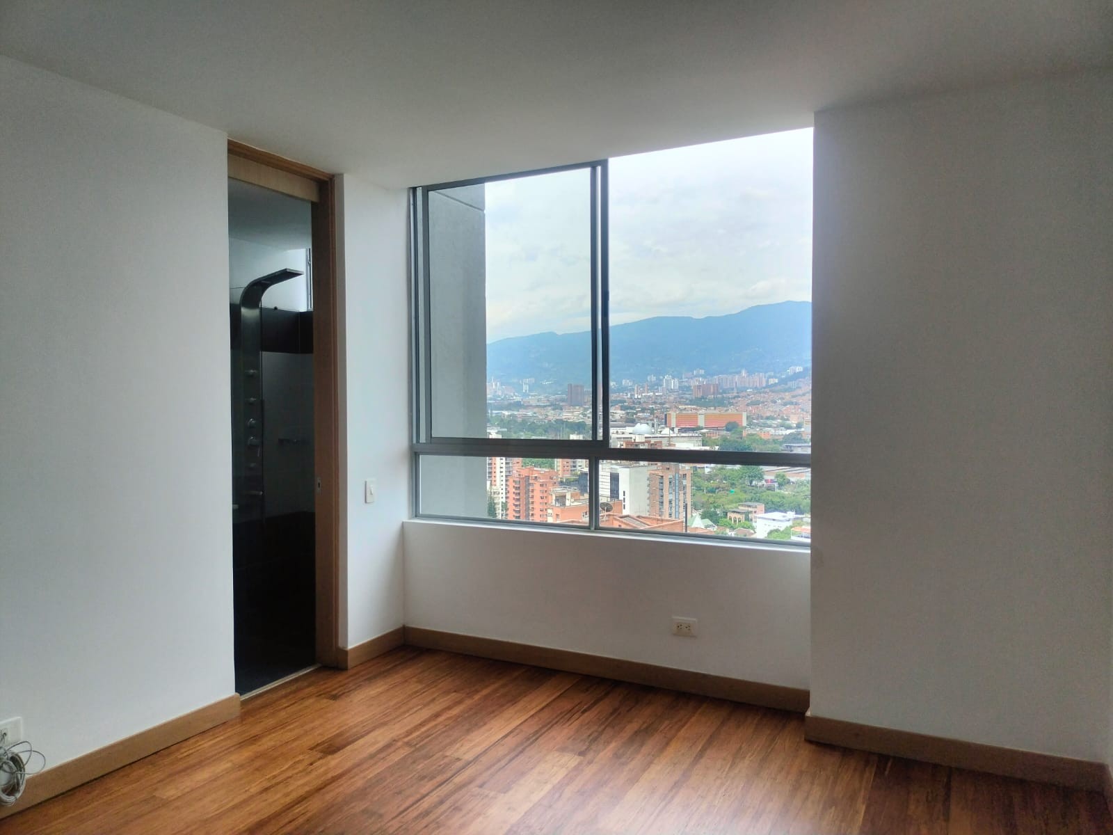 Apartamento en arriendo en El Poblado, Medellín · foto 8 de 16