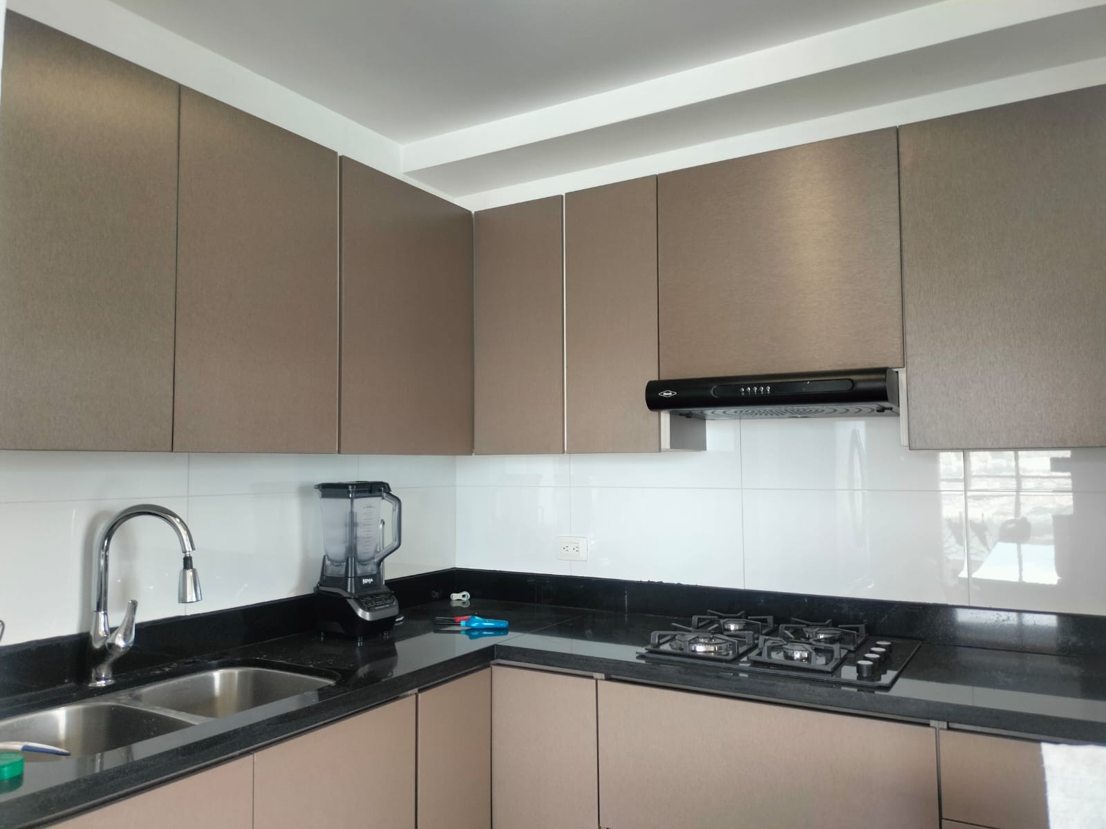 Apartamento en arriendo en El Poblado, Medellín · foto 3 de 16