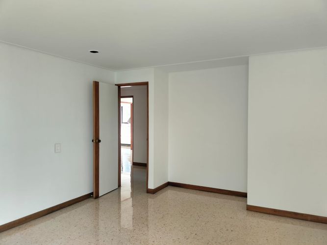 Apartamento de 3 alcobas en arriendo en El Poblado, Medellín, 150 m² · foto 11 de 17