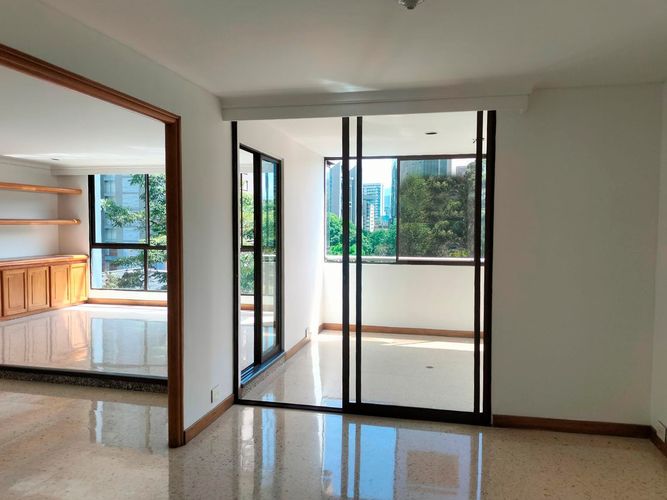 Apartamento de 3 alcobas en arriendo en El Poblado, Medellín, 150 m² · foto 7 de 17