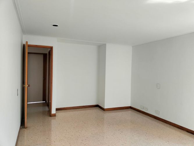 Apartamento de 3 alcobas en arriendo en El Poblado, Medellín, 150 m² · foto 12 de 17