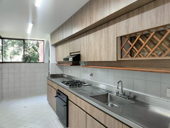 Apartamento de 3 alcobas en arriendo en El Poblado, Medellín, 150 m² · foto 5 de 17