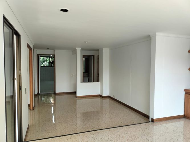 Apartamento de 3 alcobas en arriendo en El Poblado, Medellín, 150 m² · foto 14 de 17