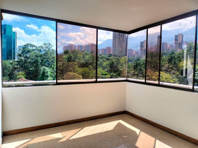 Apartamento de 3 alcobas en arriendo en El Poblado, Medellín, 150 m² · foto 3 de 17