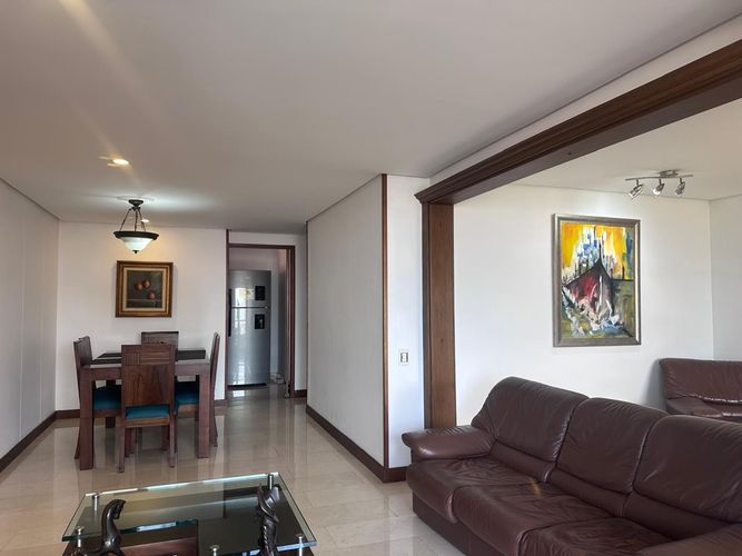 Apartamento de 2 alcobas en arriendo en Los Balsos, Medellín, 120 m² · foto 5 de 17