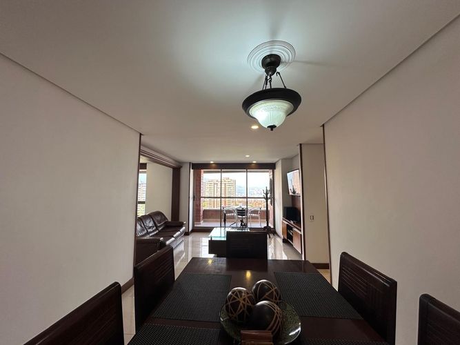 Apartamento de 2 alcobas en arriendo en Los Balsos, Medellín, 120 m² · foto 3 de 17