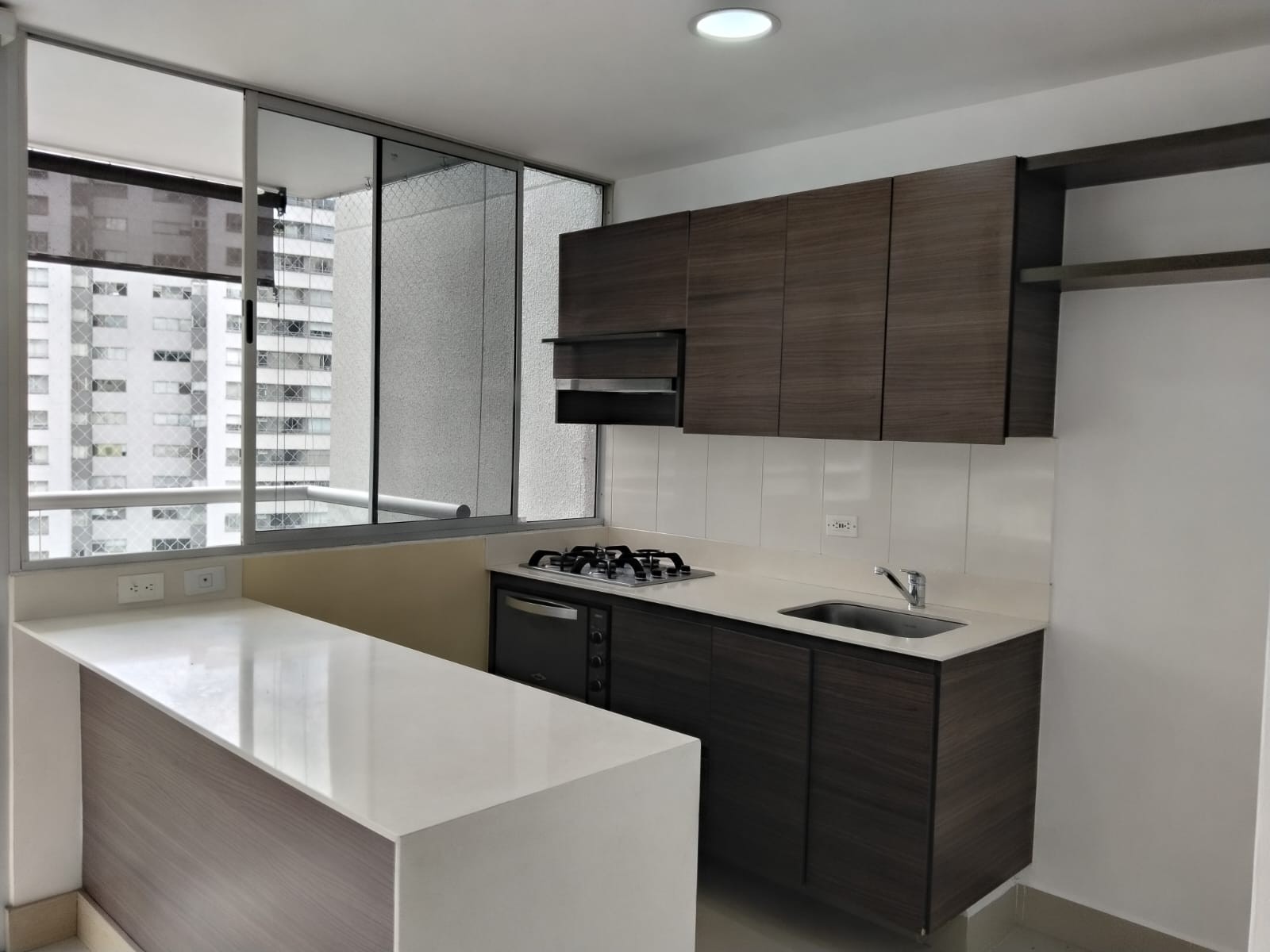 Apartamento en arriendo en El Poblado, Medellín · foto 3 de 18