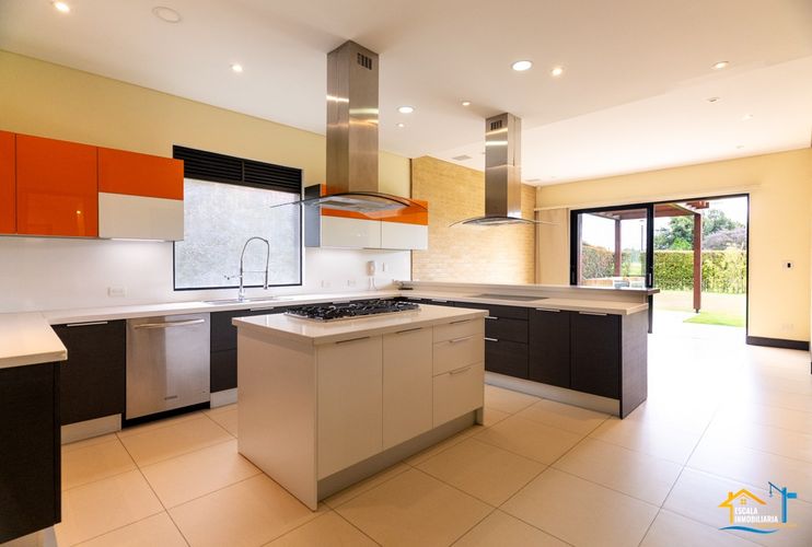 Casa de 5 alcobas en venta en Hatogrande, Sopó, 368 m² · foto 8 de 24