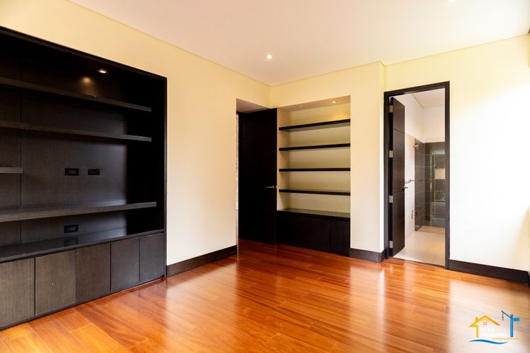 Casa de 5 alcobas en venta en Hatogrande, Sopó, 368 m² · foto 13 de 24