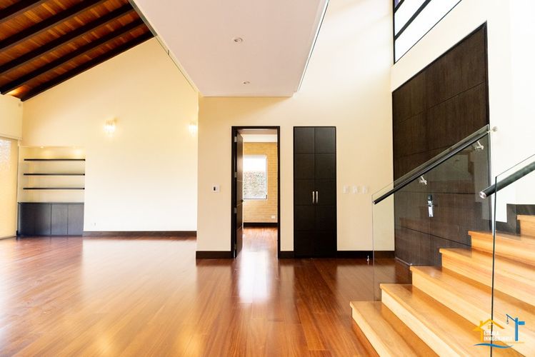 Casa de 5 alcobas en venta en Hatogrande, Sopó, 368 m² · foto 4 de 24