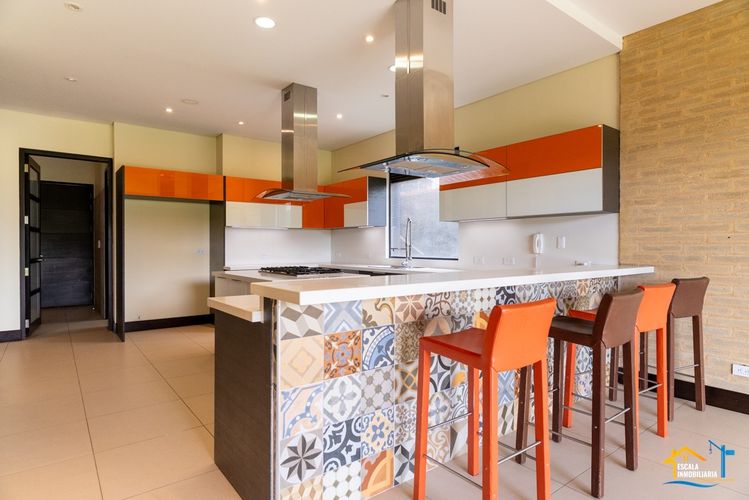 Casa de 5 alcobas en venta en Hatogrande, Sopó, 368 m² · foto 9 de 24