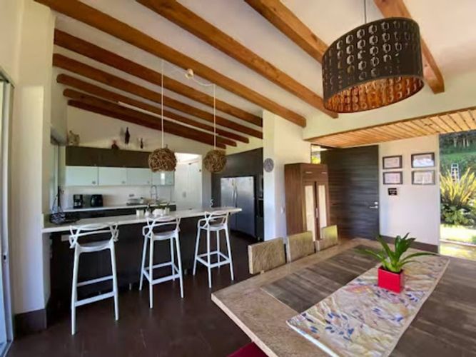 Casa de 4 alcobas en arriendo en El Higueron, Rionegro, 400 m² · foto 9 de 24