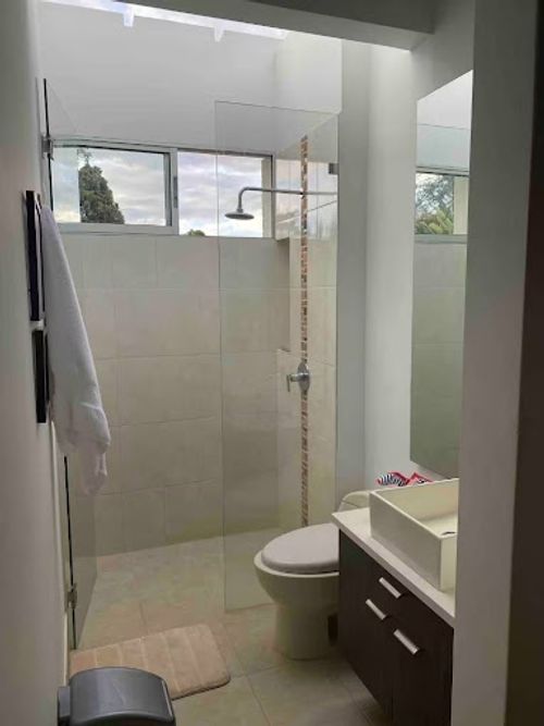 Casa de 4 alcobas en arriendo en El Higueron, Rionegro, 400 m² · foto 18 de 24