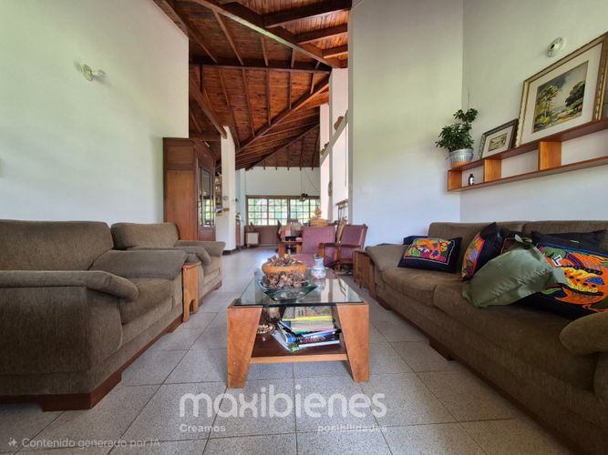 Finca en venta en Lomitas, La Ceja, 280 m² · foto 2 de 24