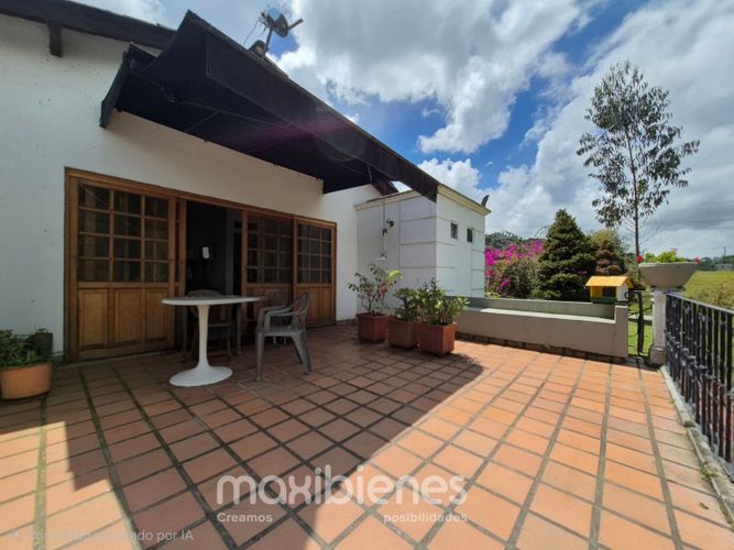 Finca en venta en Lomitas, La Ceja, 280 m² · foto 3 de 24