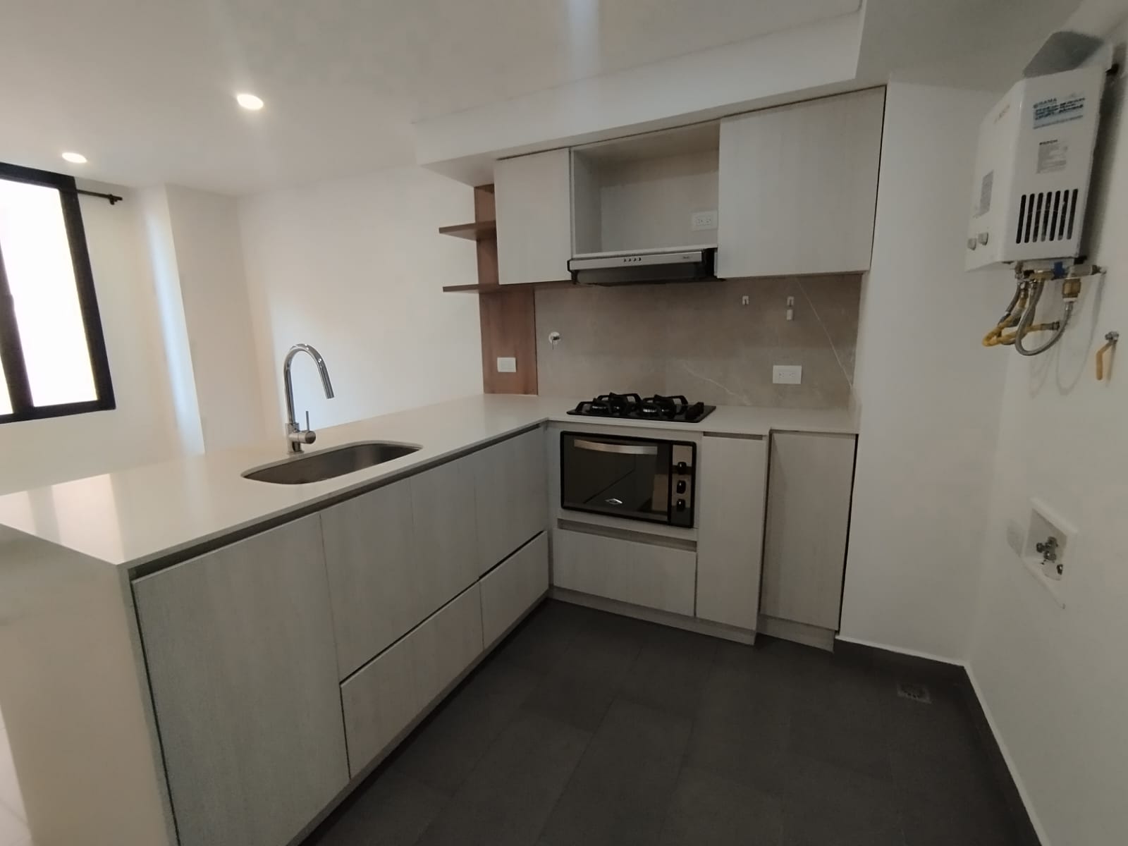 Apartaestudio en arriendo en Laureles, Medellín · foto 4 de 13