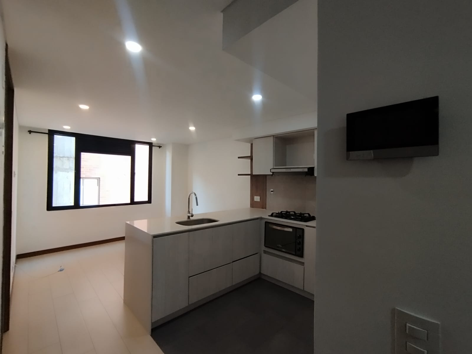 Apartaestudio en arriendo en Laureles, Medellín · foto 11 de 13