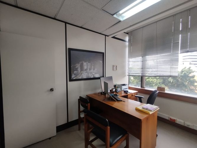 Oficina en arriendo en La Candelaria, Medellín, 200 m² · foto 11 de 20