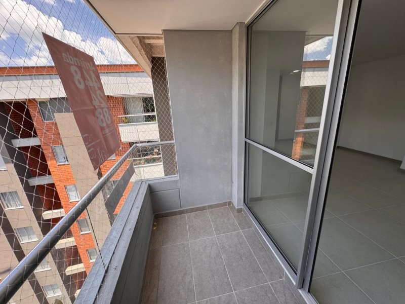 Apartamento en arriendo en Las Antillas, Envigado · foto 3 de 11