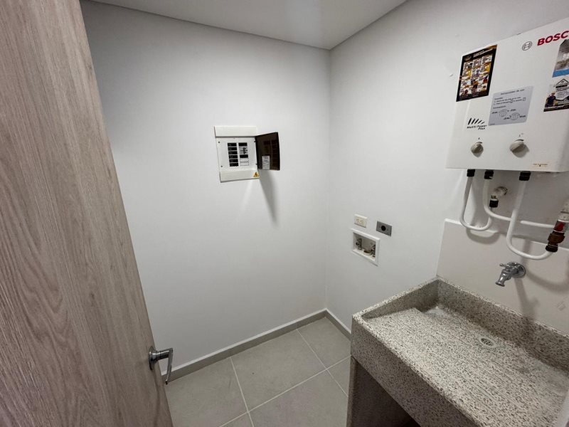 Apartamento en arriendo en Las Antillas, Envigado · foto 5 de 11