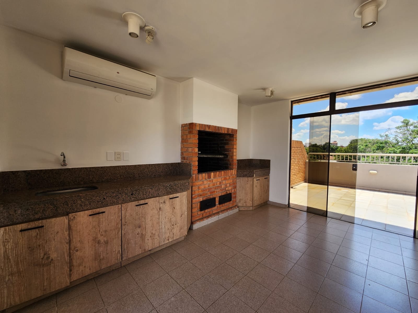 Propiedad Comercial en Alquiler: Ideal para Clínica o Spa de Lujo — foto 3