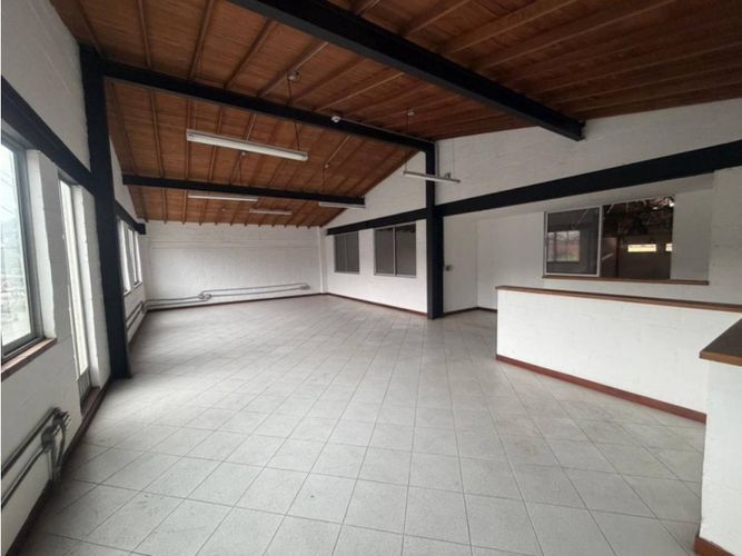 Bodega en arriendo en Suramérica, La Estrella, 675 m² · foto 5 de 11